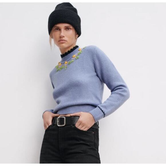 Zara Zara Blue Long Sleeve Sweater Colorful Embroidered Floral Detail Size Small - Picture 1 of 7